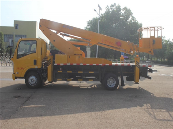 國六五十鈴26米高空作業(yè)車(chē)