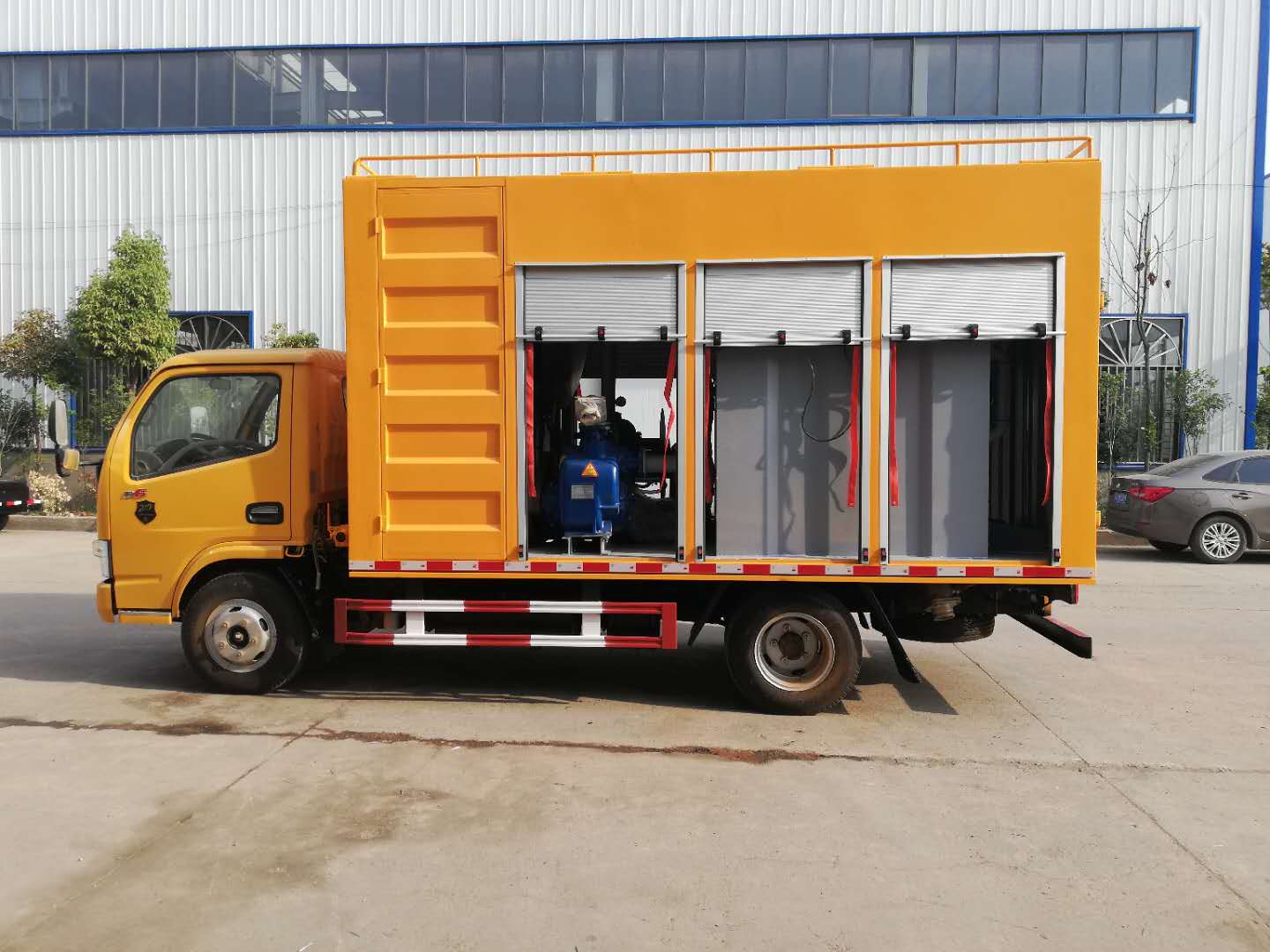 東風(fēng)翼展款污水處理車(chē)國六