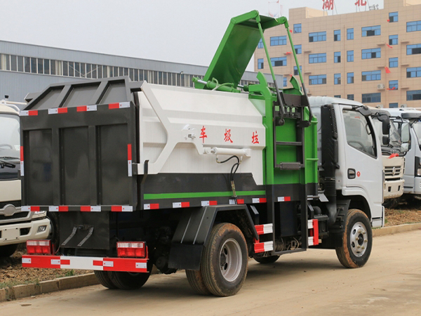 國六東風(fēng)小多利卡 5方 掛桶垃圾車(chē)