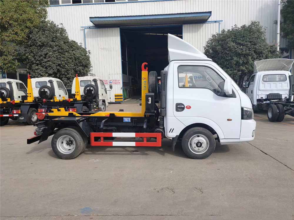 國六3-4方 藍牌東風(fēng)途逸 勾臂垃圾車(chē)