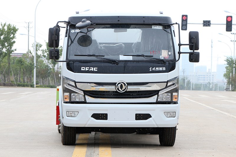 國六大多利卡 9.2噸灑水車(chē)