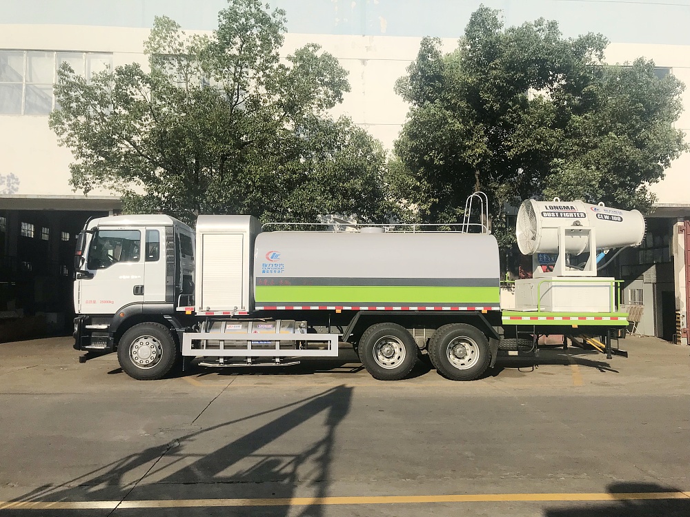 重汽汕德卡后雙橋霧炮車(chē)國六16立方/50-120米霧炮