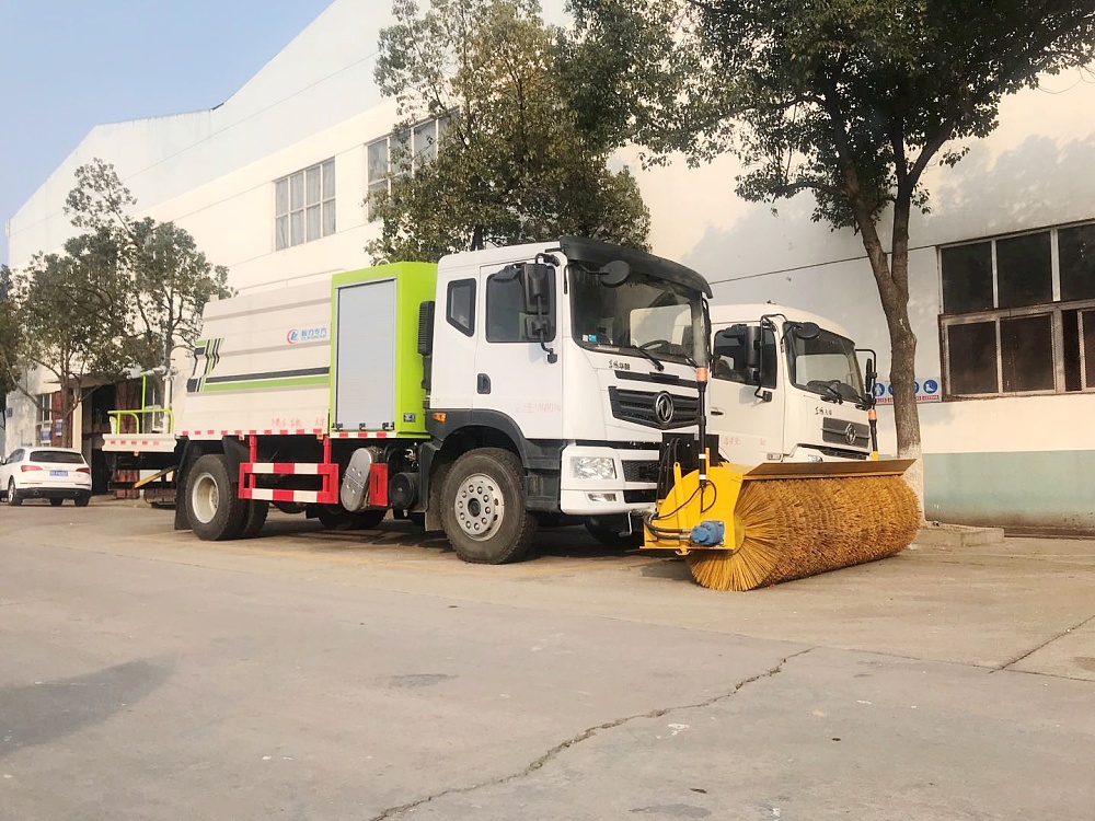 東風(fēng)華神T5噴霧霧炮車(chē)國六10立方/50-100米霧炮