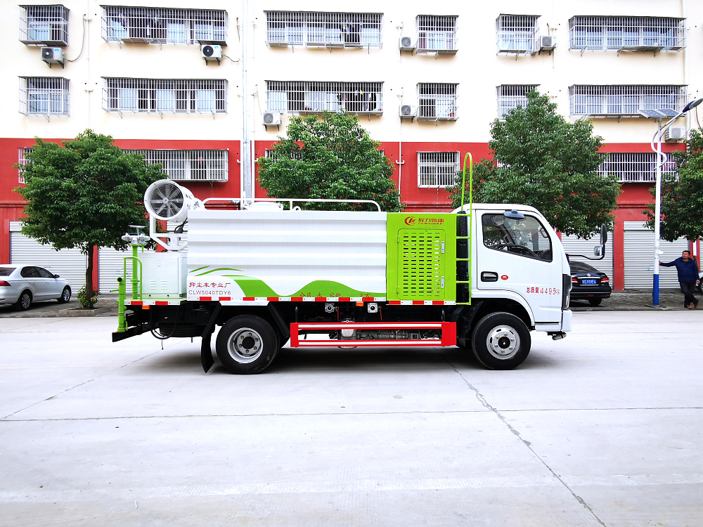 東風(fēng)小多利卡霧炮車(chē)國六4.5立方/30-40米霧炮