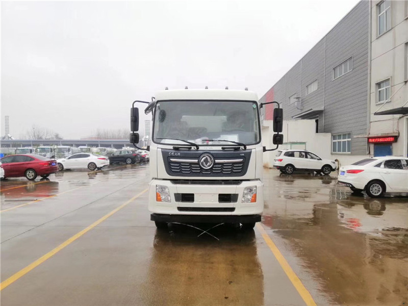 國六14方東風(fēng)灑水車(chē)