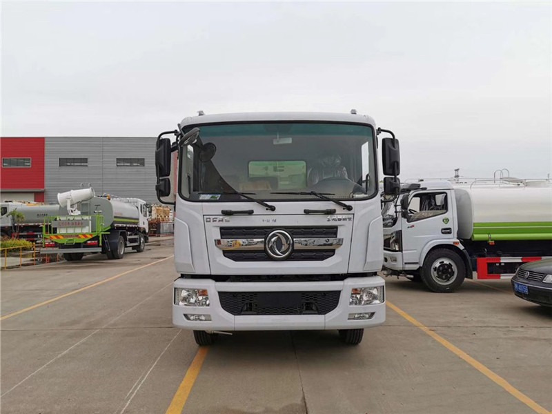 國六14方東風(fēng)D9灑水車(chē)