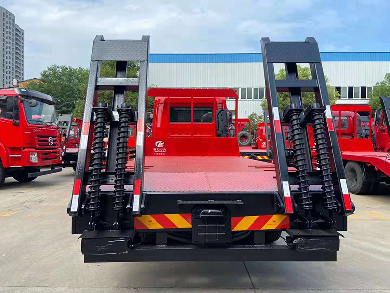 國六東風(fēng)D3單橋平板運輸車(chē)