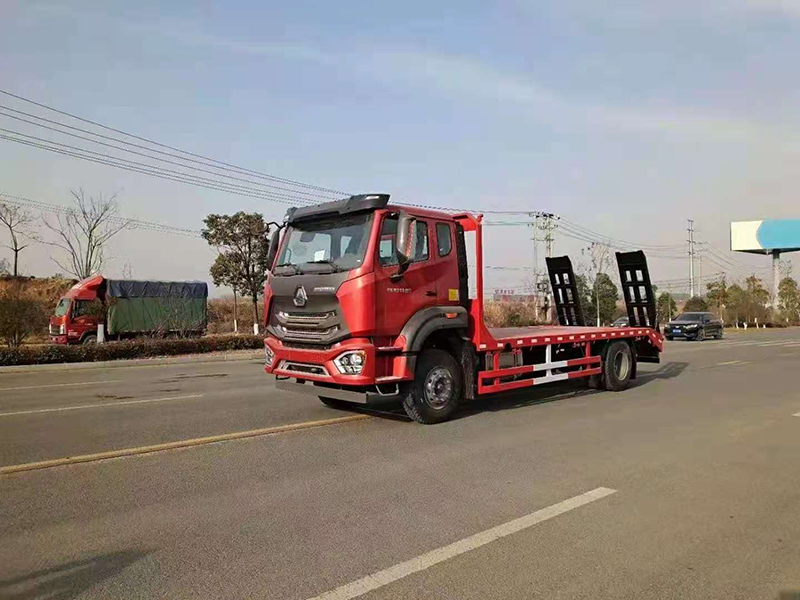 國六重汽豪沃新款平板運輸車(chē)