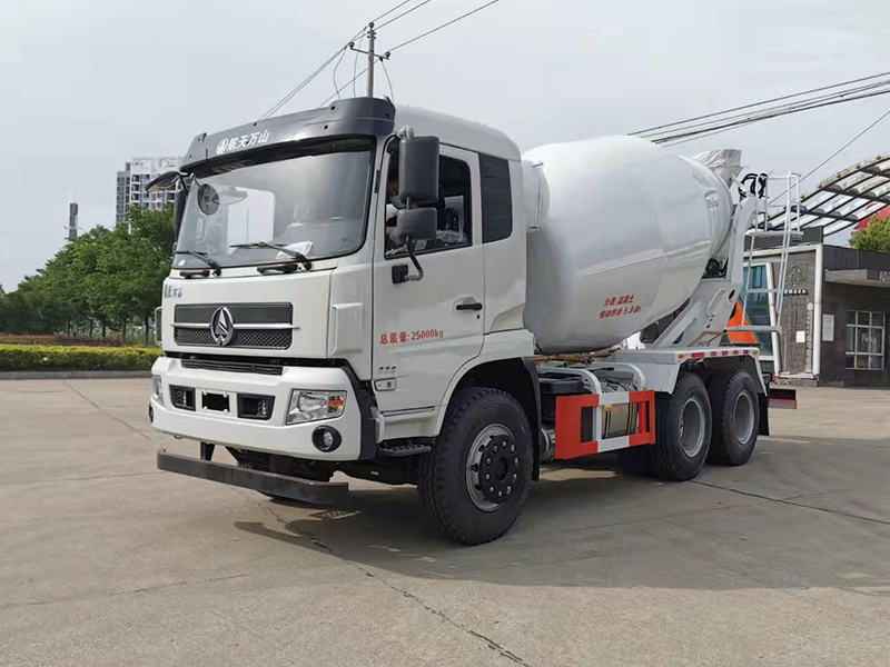 航天萬(wàn)山國六后八輪攪拌車(chē)