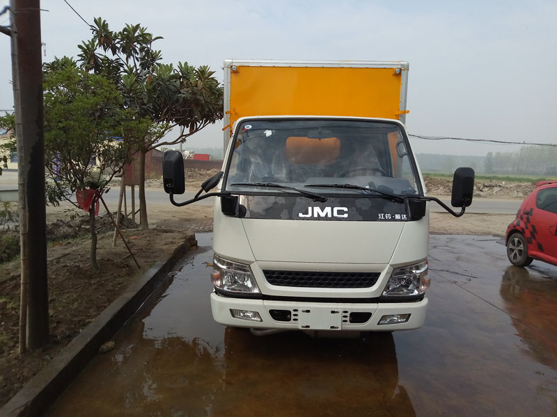 江鈴4.2米（藍牌）氣瓶廂運輸車(chē)