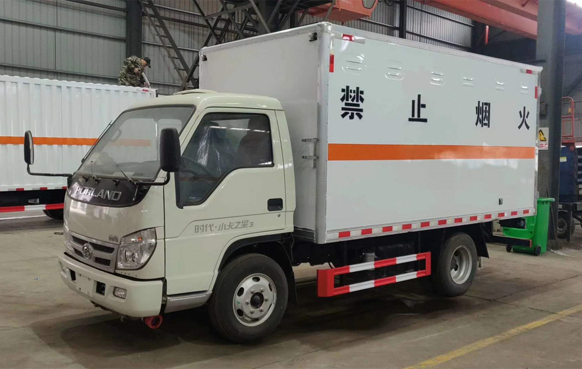 福田時(shí)代藍牌氣瓶廂式車(chē)