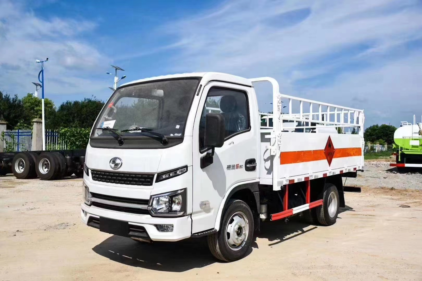 躍進(jìn)國六柴油氣瓶運輸車(chē)