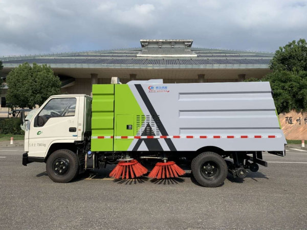 國六江鈴凱銳掃路車(chē)