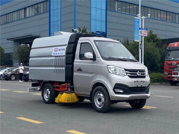 國六長(cháng)安2方掃路車(chē)
