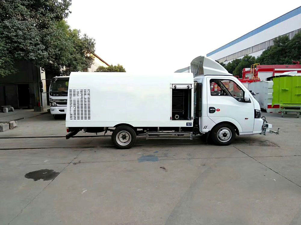 國六1.5立方 藍牌東風(fēng)途逸 路面清洗車(chē)