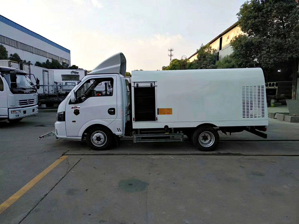 國六1.5立方 藍牌東風(fēng)途逸 路面清洗車(chē)