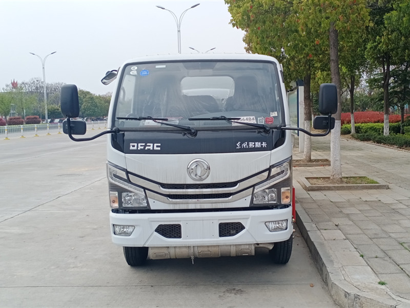 4.36方國六東風(fēng)多利卡加油車(chē)