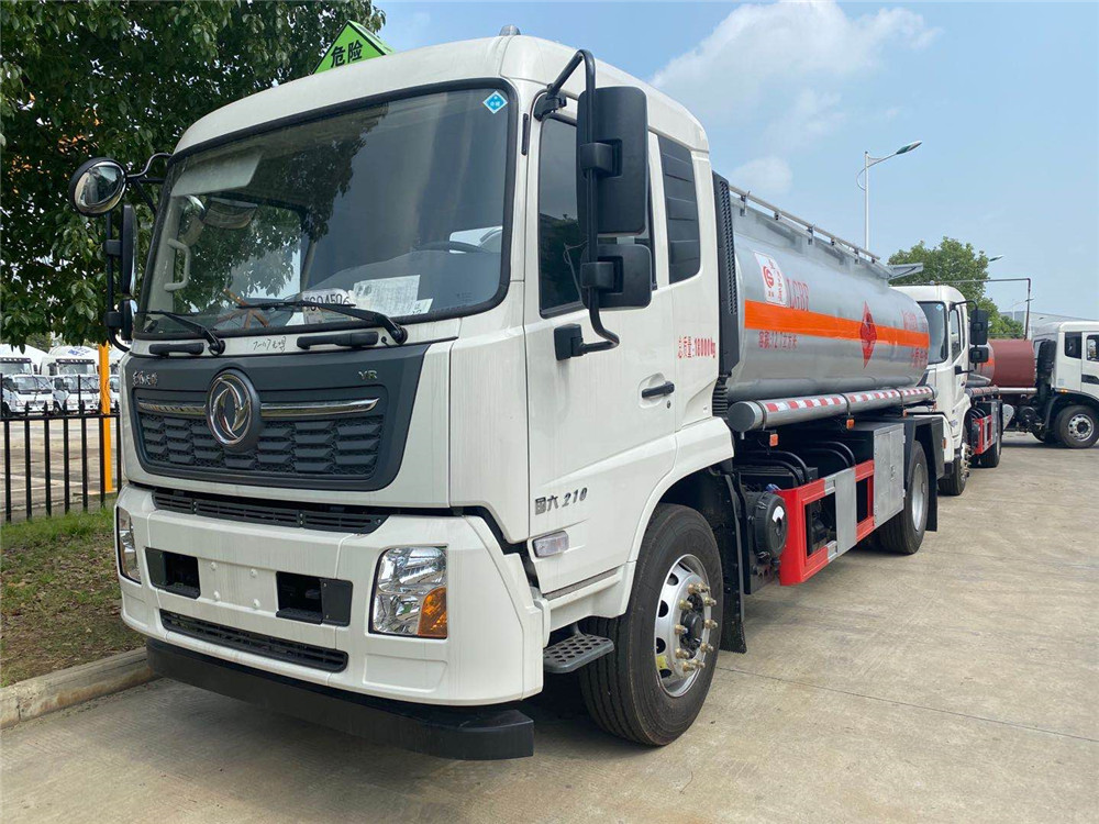 12.7方東風(fēng)天錦單橋國六油罐車(chē)