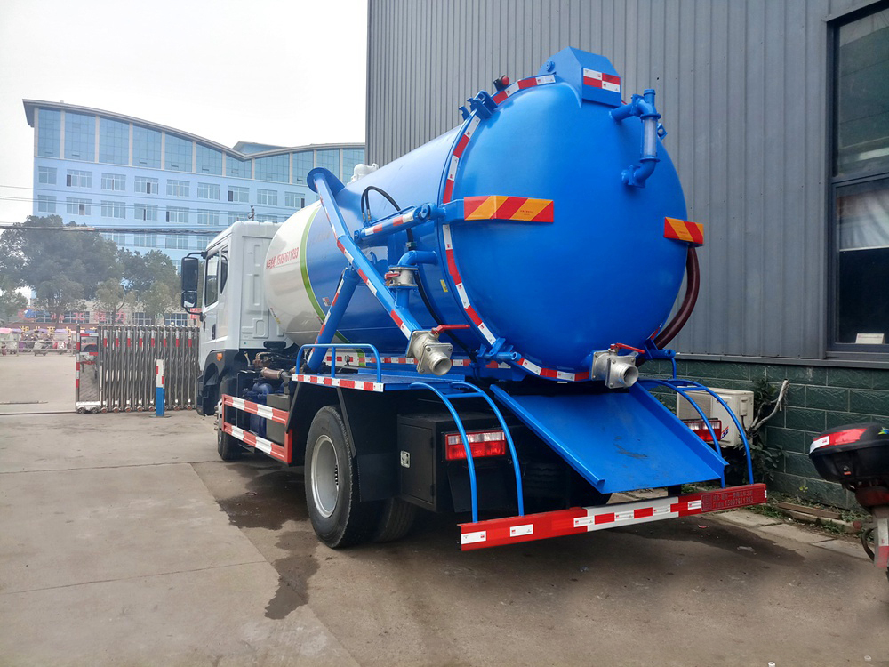 國六12方東風(fēng)D9 吸污車(chē)