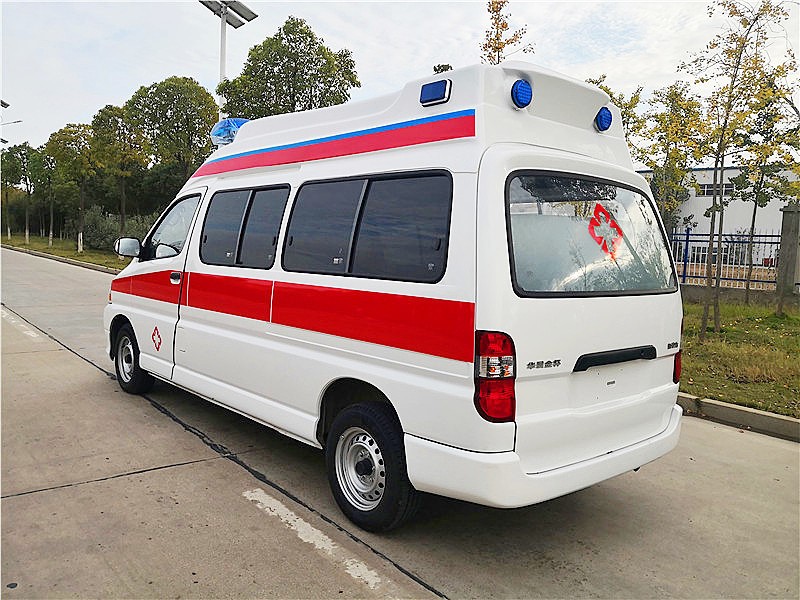 金杯新快運高頂救護車(chē)