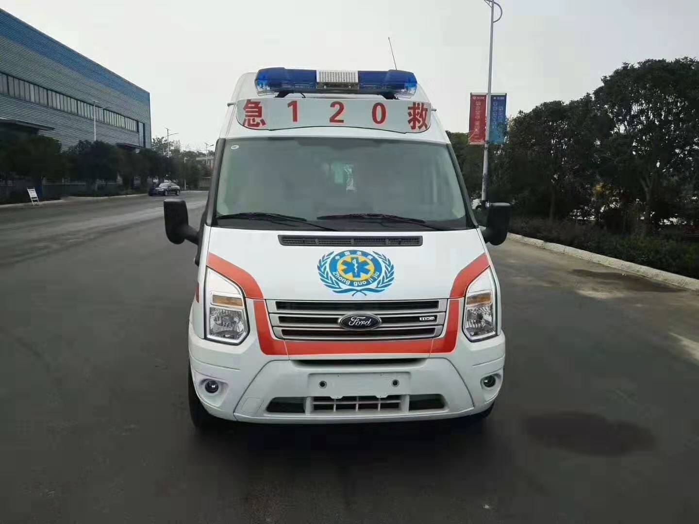福特V348長(cháng)軸中頂監護型救護車(chē)