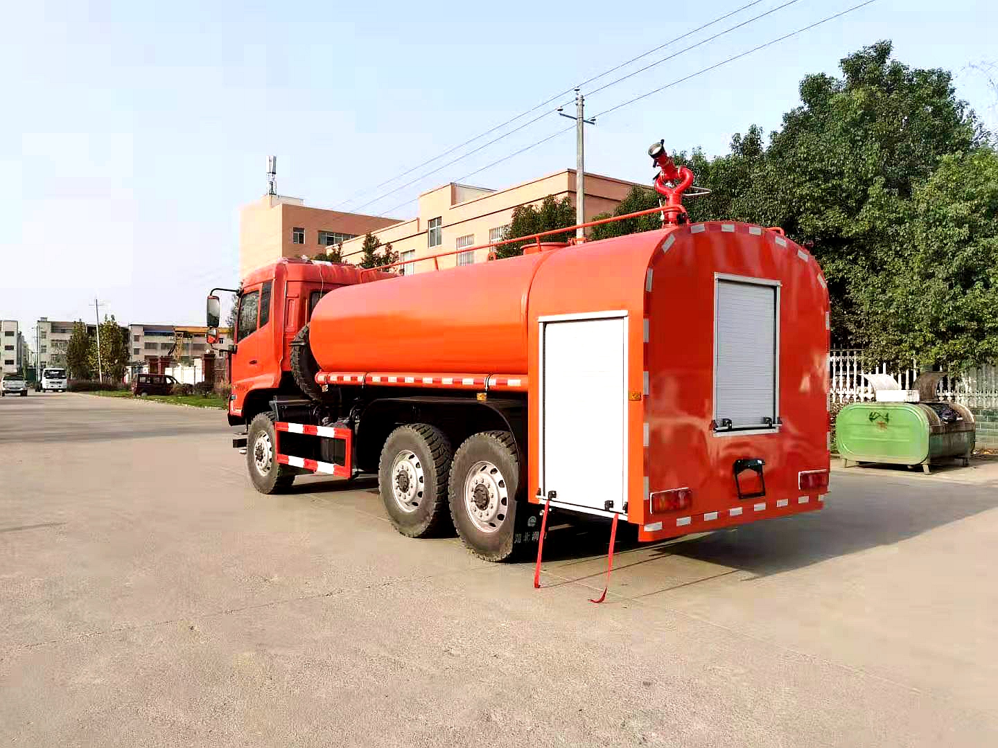 東風(fēng)六驅8噸森林消防車(chē)