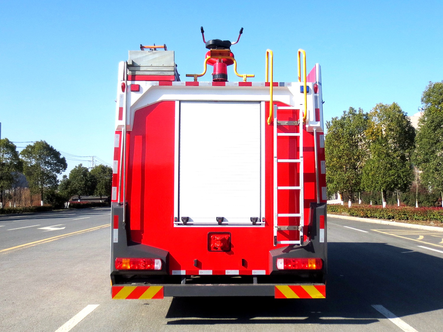 國六重汽T5G8立方泡沫消防車(chē)