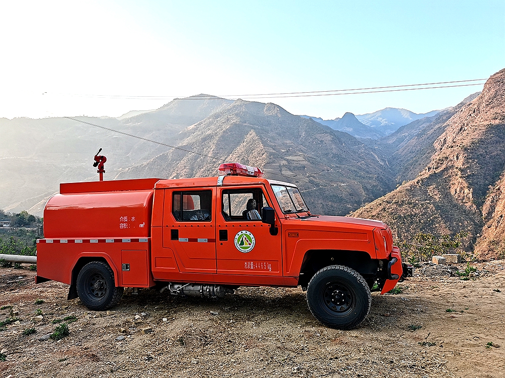 北汽勇士四驅森林消防供水車(chē)