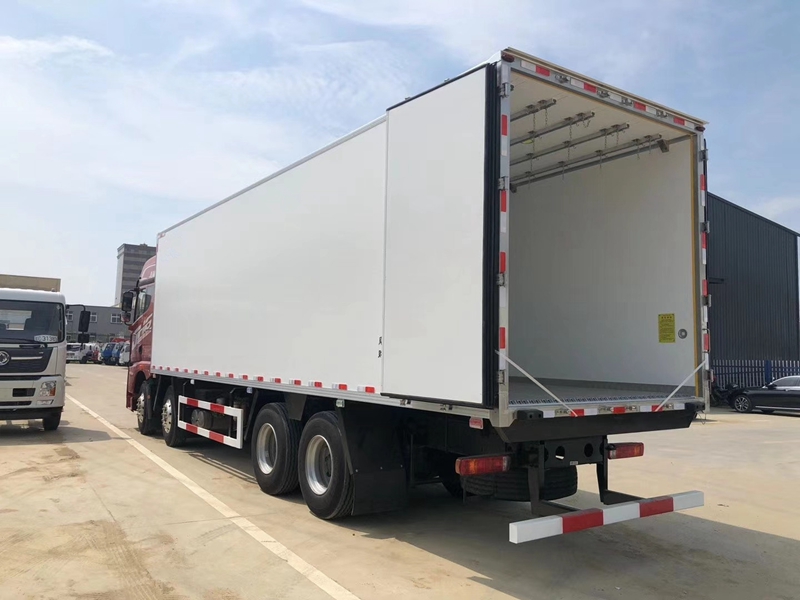 解放JH6國六前四后八冷藏車(chē)