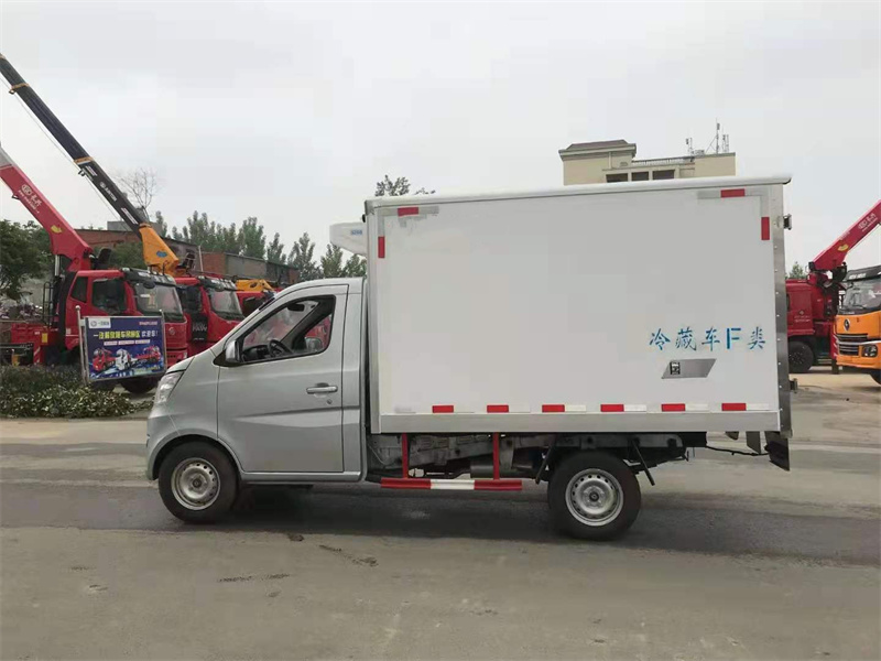 國六 長(cháng)安2.68米單輪小型冷藏車(chē)